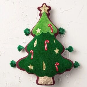 JUNGALOW X OPALHOUSE NWT Christmas tree shaped decorative pillow tassels -12x17